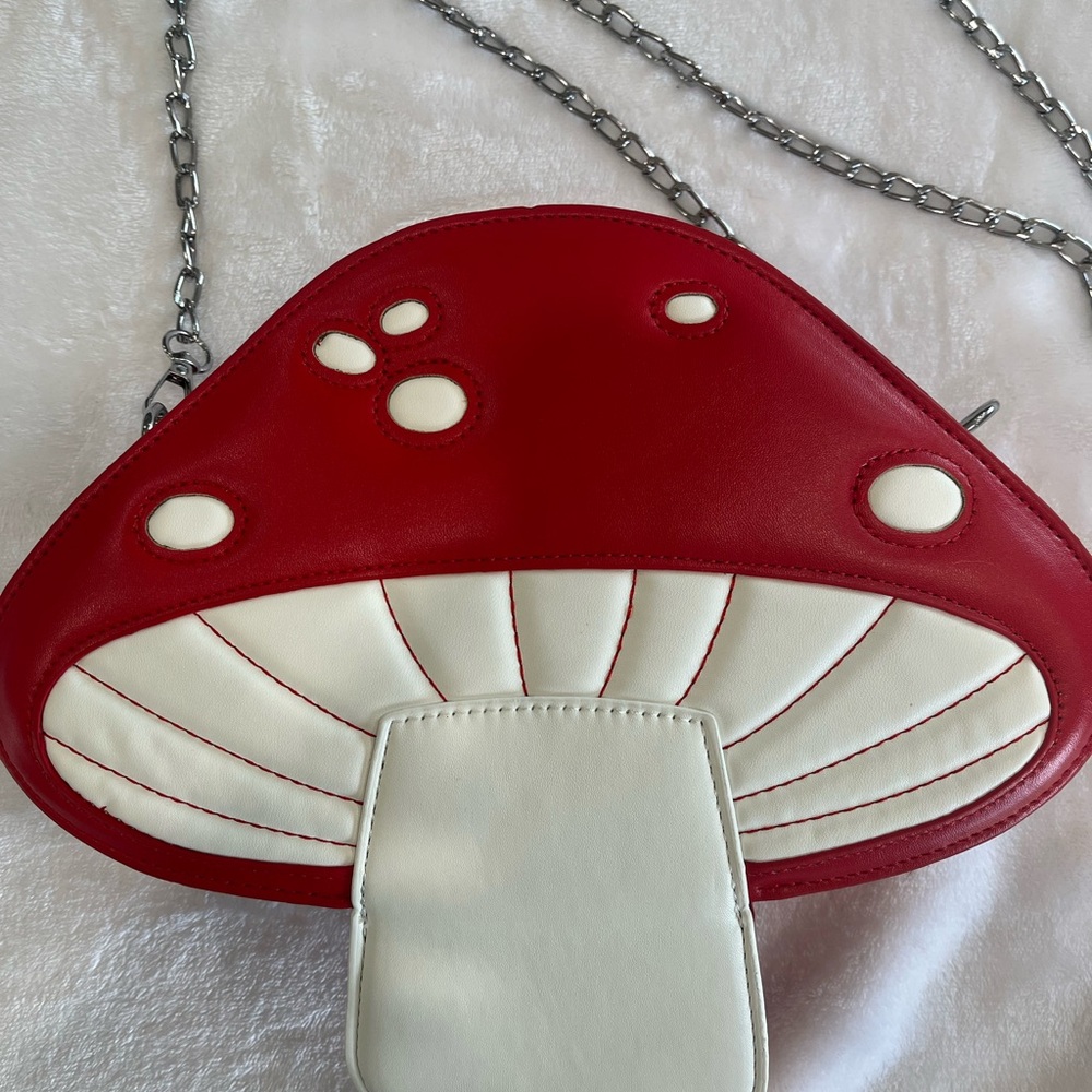 Red and White Mushroom-Shaped Women's Bag - Picture 2 of 4